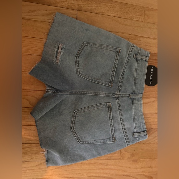 White Fox- denim shorts BRAND NEW - Picture 2 of 3